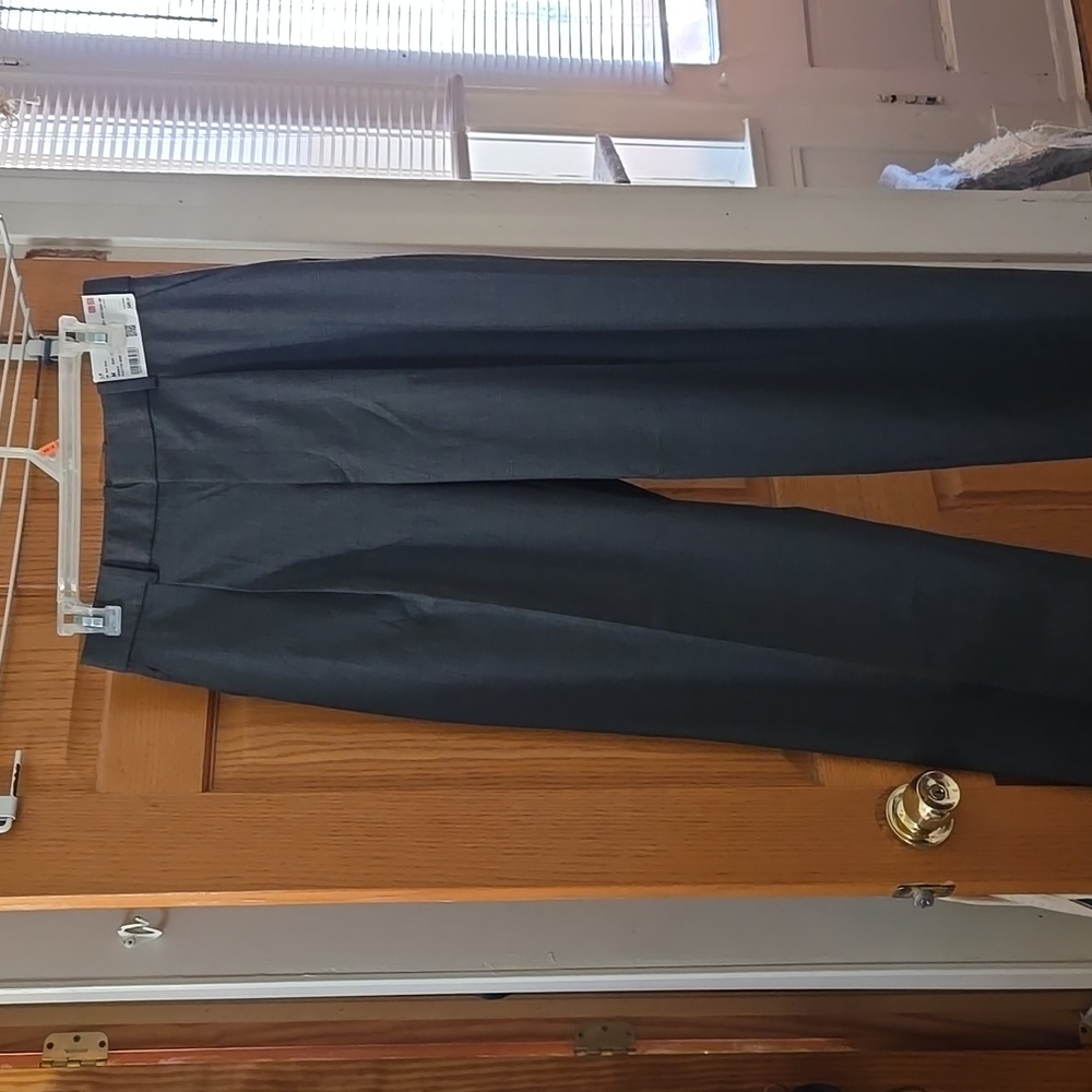 UNIQLO Pleated Wide Pants Checked Color: Dark Grey Size: Medium 28-29 waist